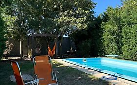 Casa con pileta y patio privado en Ibarlucea